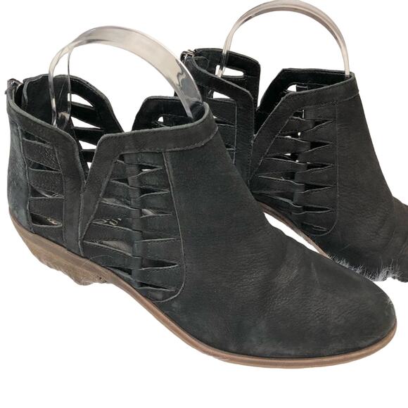 Vince Camuto Black Booties Peera Cutout Suede Boots - Picture 1 of 9